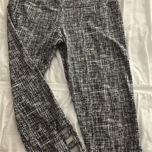 Intro Black and White Patterned Capris